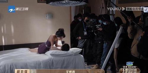 明星吃瓜拍照情侣视频,吃瓜拍照情侣视频曝光