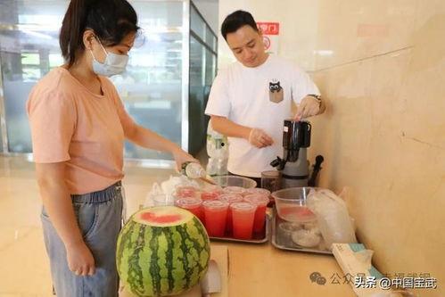 天河东圃吃瓜事件视频,一场引发热议的街头冲突瞬间