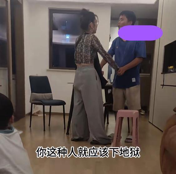 老婆儿子淡定吃瓜视频,共享欢乐时光