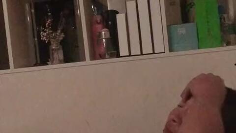 爸妈吵架吃瓜现场视频在线观看,吃瓜群众围观家庭“大战”