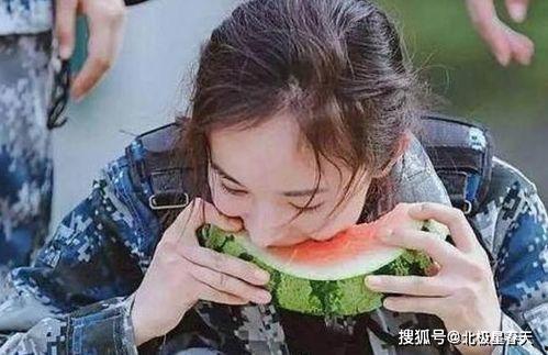 吃瓜视频辣眼睛,辣眼睛！吃瓜视频带你领略“辣眼”瞬间