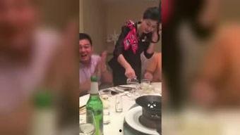 带你吃瓜奇葩蹲厕视频在线观看,吃瓜群众蹲厕奇观视频大赏