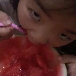 女孩吃瓜吵架视频大全,女孩吃瓜吵架视频大盘点