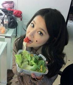 林心如吃瓜现场视频,真实画面曝光引网友热议