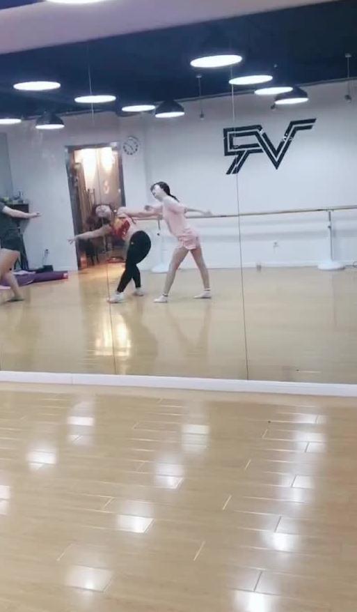 嘉兴跳舞吃瓜视频,吃瓜群众围观狂欢