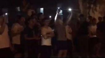 男生女生在宿舍视频吃瓜,男女同学共度欢乐时光