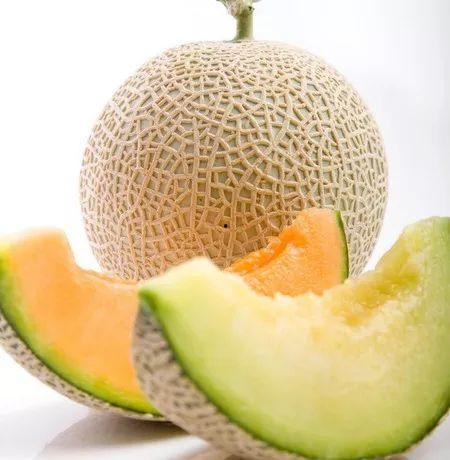 臭人吃哈密瓜视频,网友直呼过瘾！