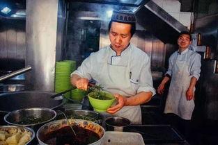 临夏拉面馆视频吃瓜事件,一场网络舆论的风暴与反思