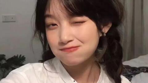 美女边笑边吃瓜视频大全,美女边笑边吃瓜视频大盘点