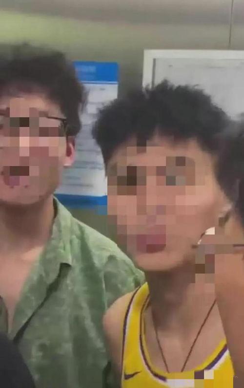 刘大瓜吃咸猪头视频,味蕾冒险大揭秘！