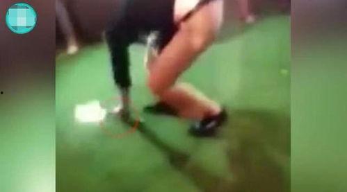 酒吧跳舞吃瓜视频,围观吃瓜群众见证激情四溢的夜晚