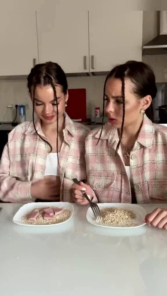 外国人玩吃瓜视频,揭秘全球热门视频背后的文化现象