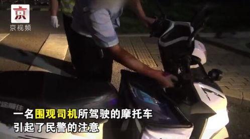 吵架吃瓜群众围观视频,吃瓜群众的热闹一幕